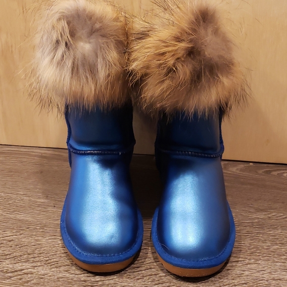 Boots - Picture 2 of 5